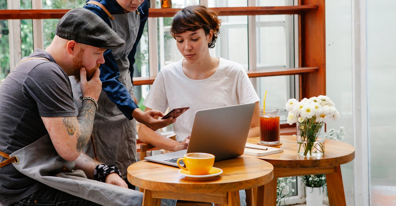 restaurateurs creating marketing campaigns based on audiences restaurateurs creating marketing campaigns based on audiences